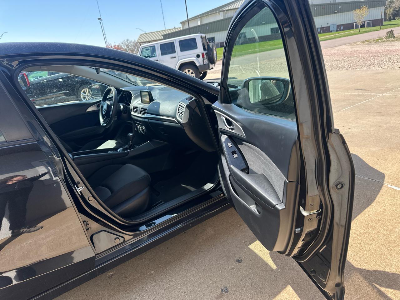 Mazda Mazda3 4-Door Sport Auto 2018