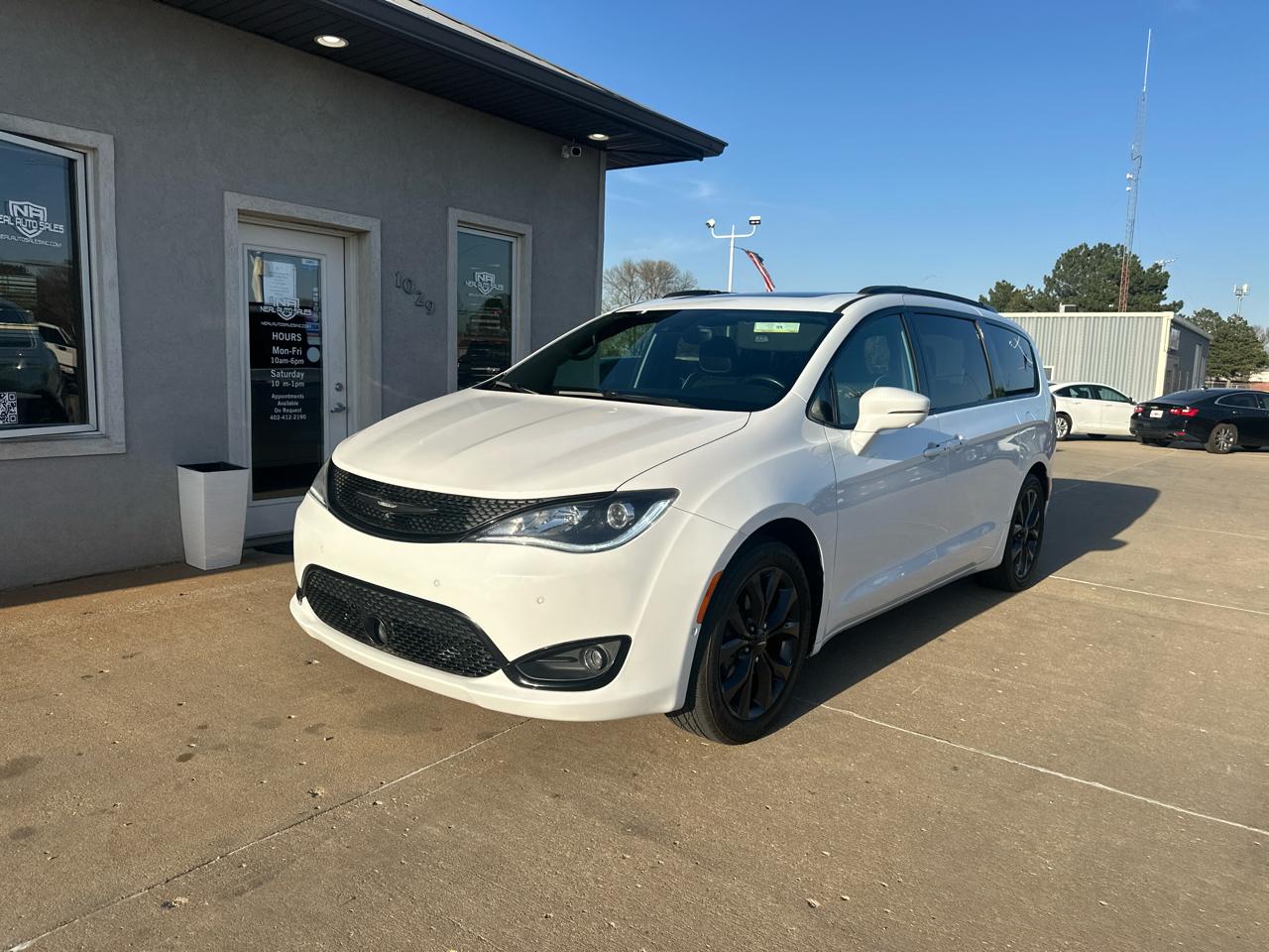 Chrysler Pacifica Limited FWD 2019