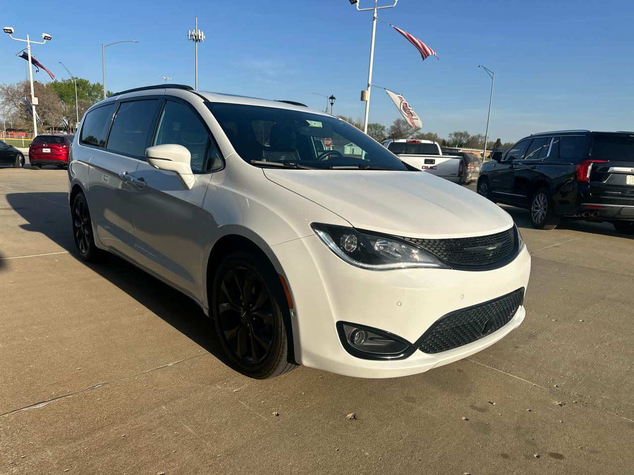 Chrysler Pacifica Limited FWD 2019