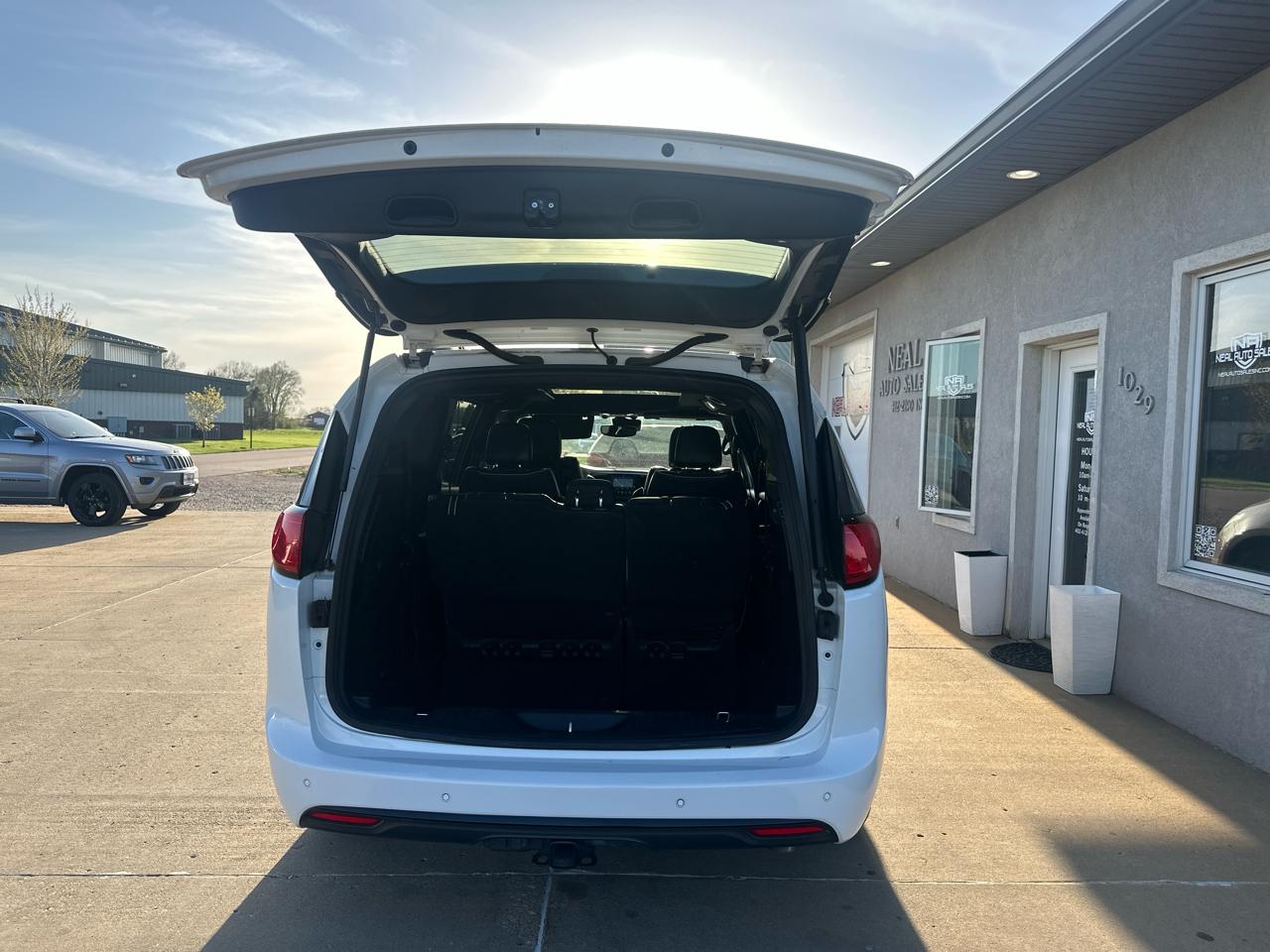 Chrysler Pacifica Limited FWD 2019