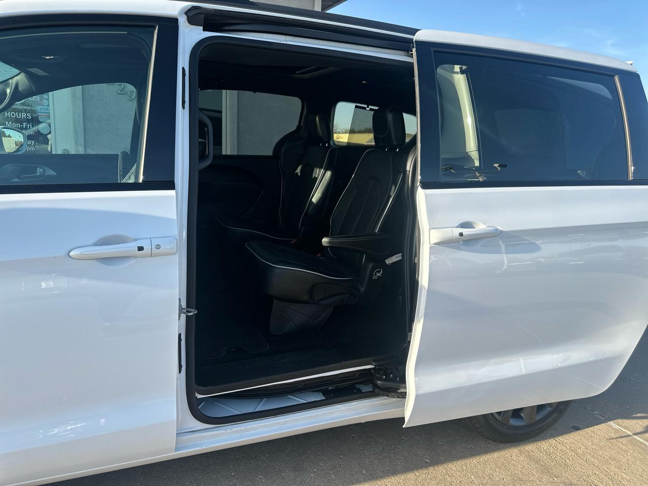 Chrysler Pacifica Limited FWD 2019