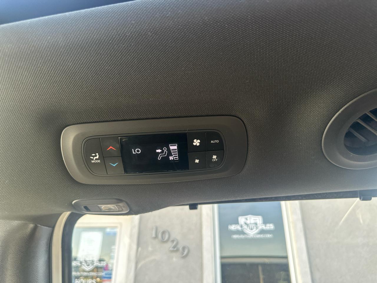 Chrysler Pacifica Limited FWD 2019