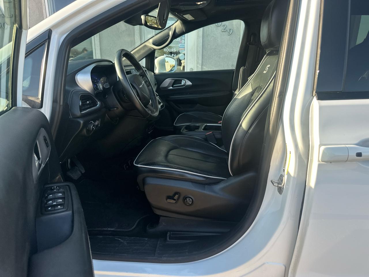 Chrysler Pacifica Limited FWD 2019