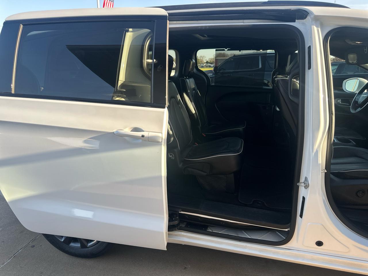 Chrysler Pacifica Limited FWD 2019