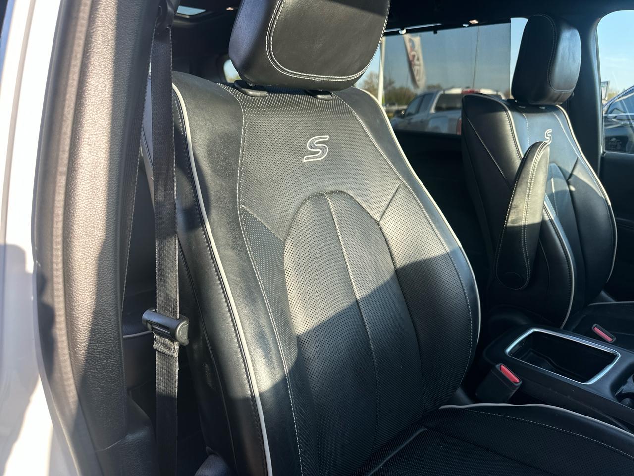 Chrysler Pacifica Limited FWD 2019