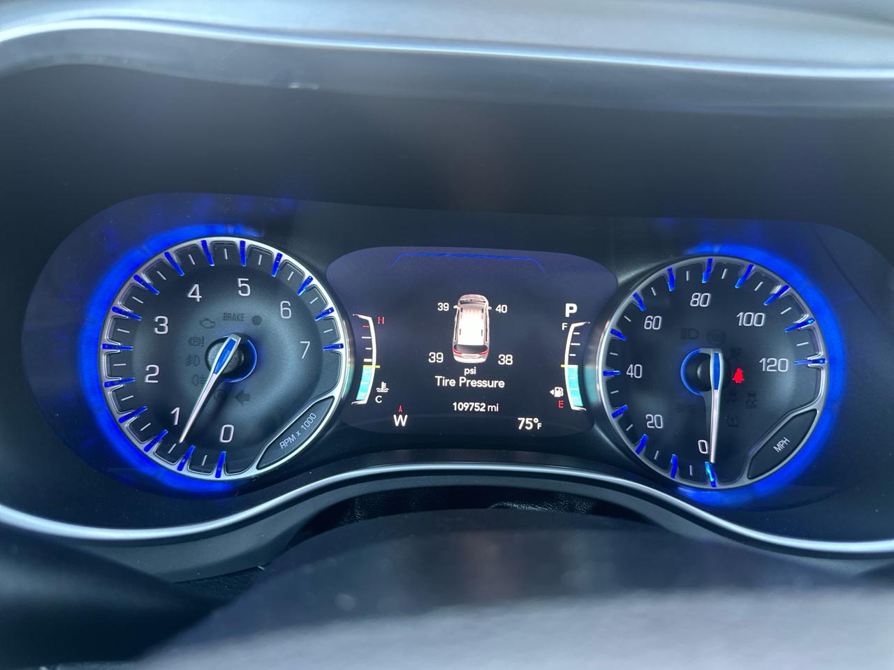 Chrysler Pacifica Limited FWD 2019