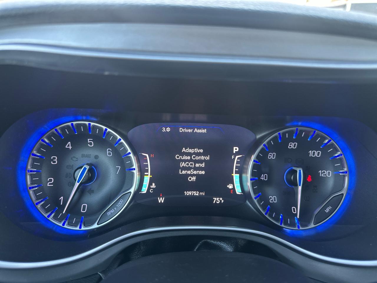 Chrysler Pacifica Limited FWD 2019