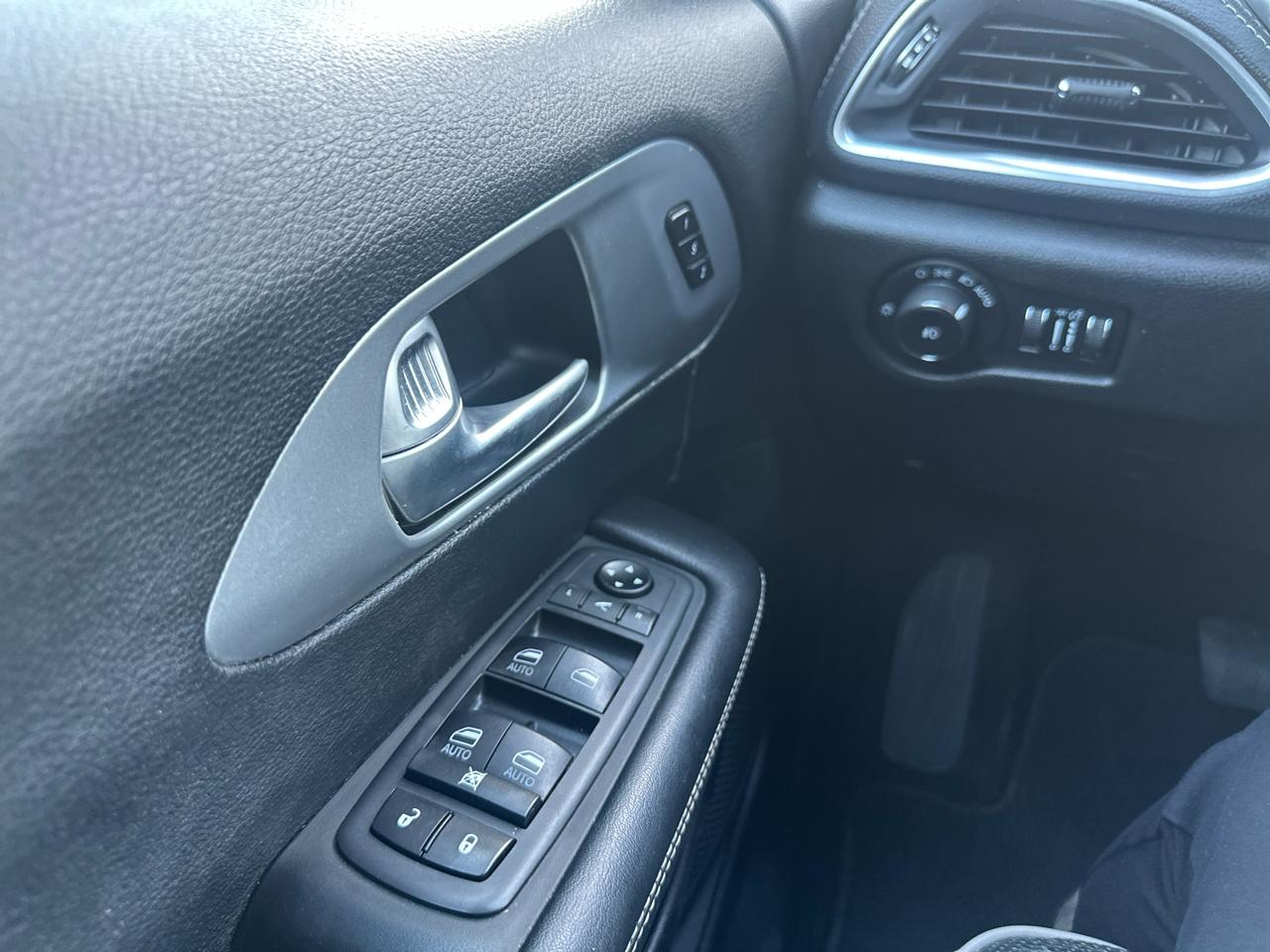 Chrysler Pacifica Limited FWD 2019