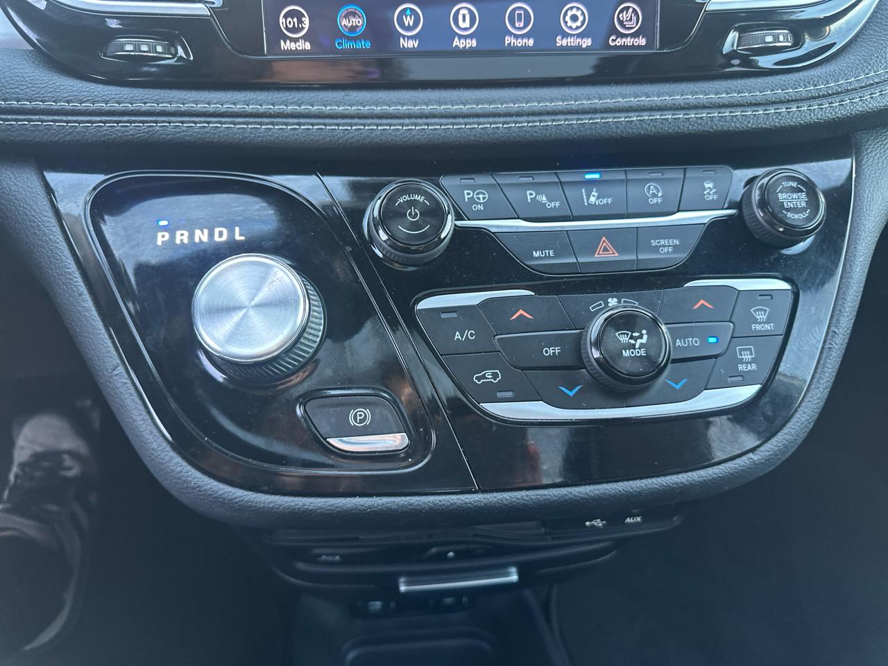 Chrysler Pacifica Limited FWD 2019