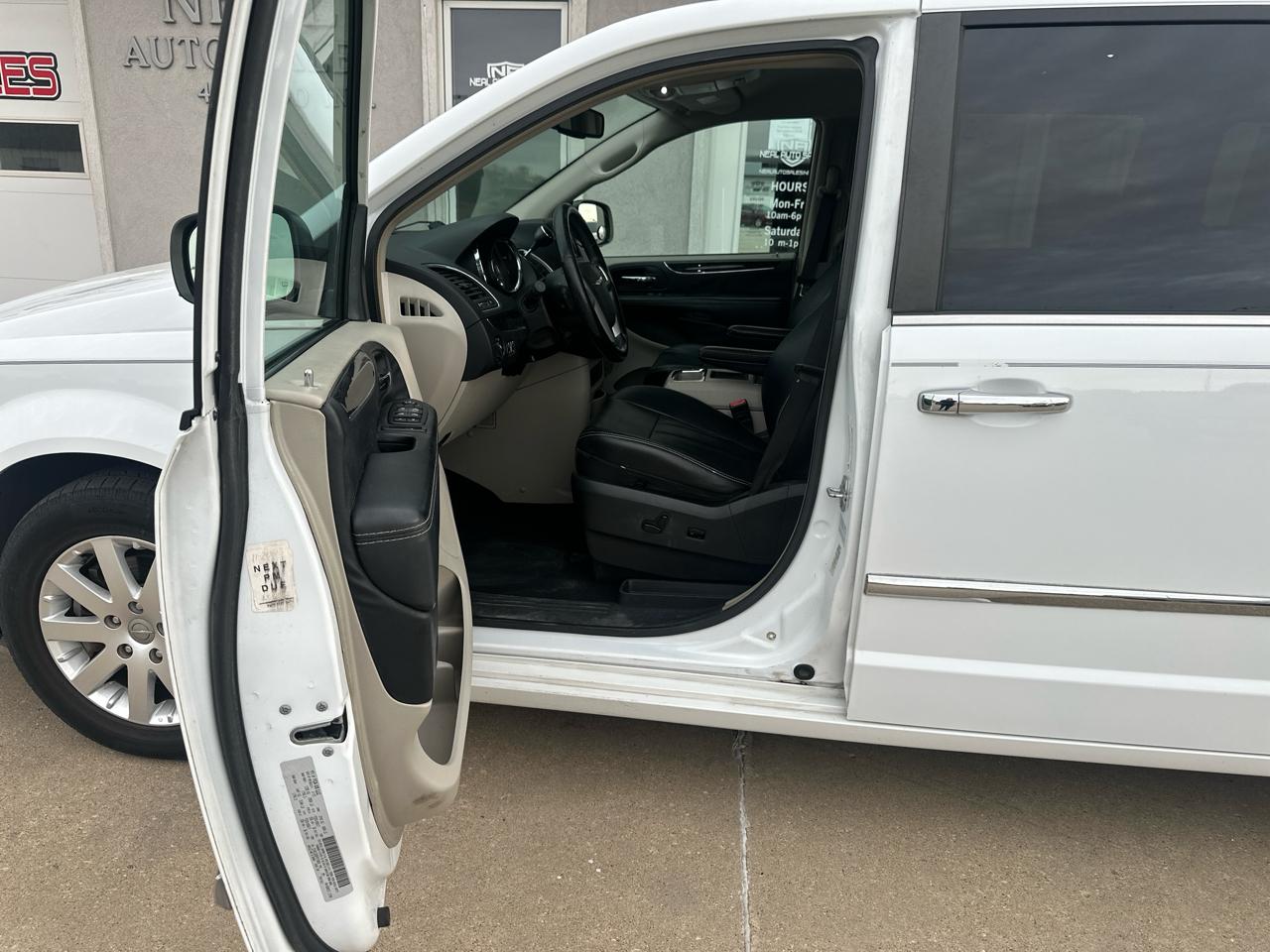 Chrysler Town & Country 4dr Wgn Touring 2015