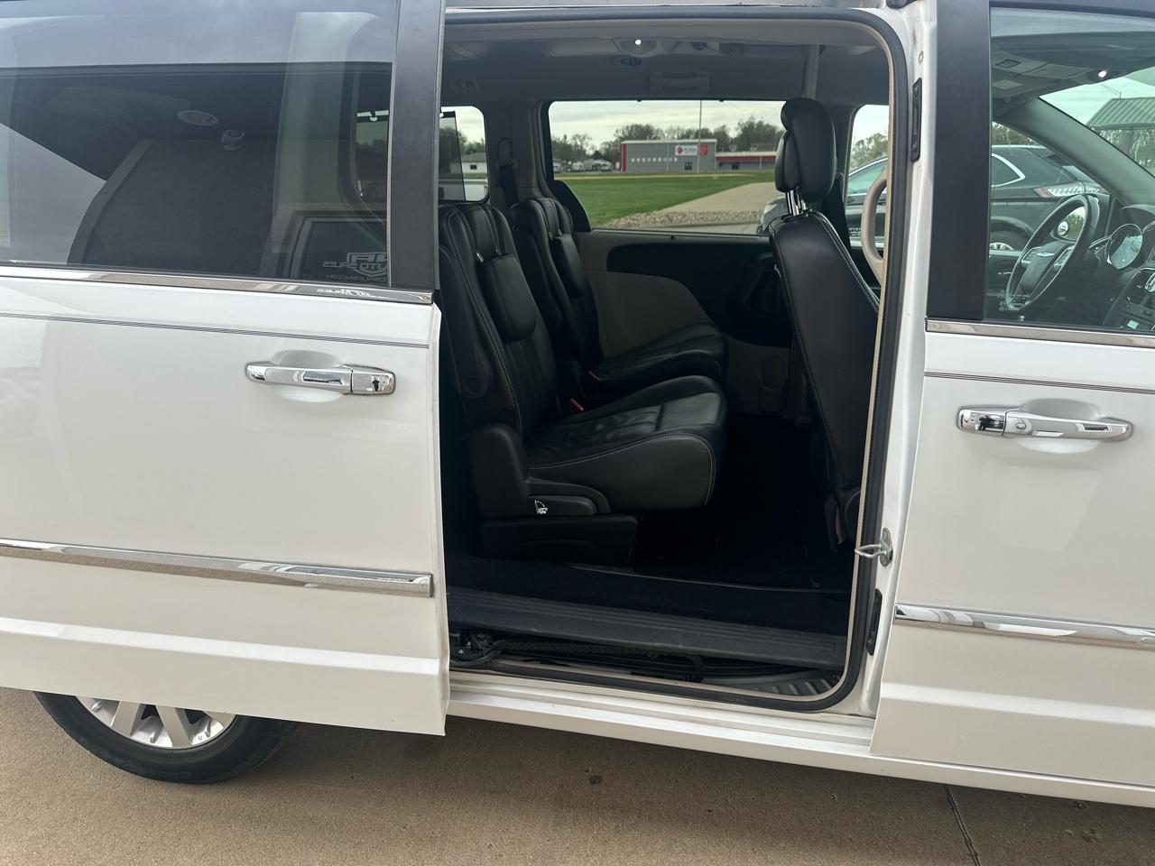 Chrysler Town & Country 4dr Wgn Touring 2015