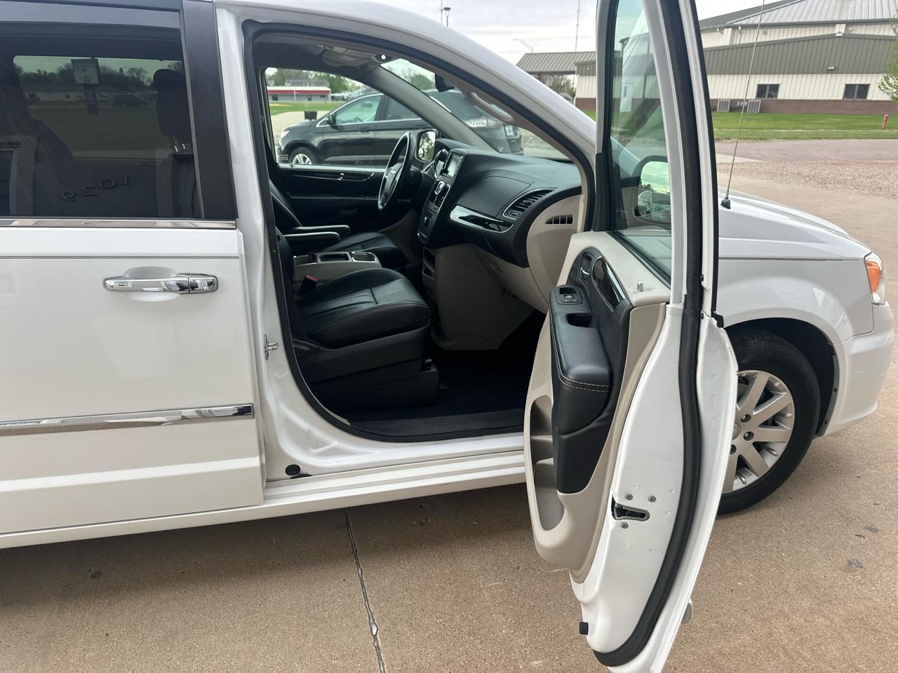 Chrysler Town & Country 4dr Wgn Touring 2015