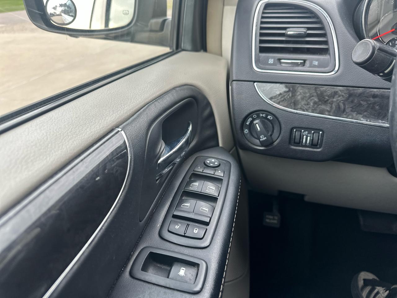 Chrysler Town & Country 4dr Wgn Touring 2015