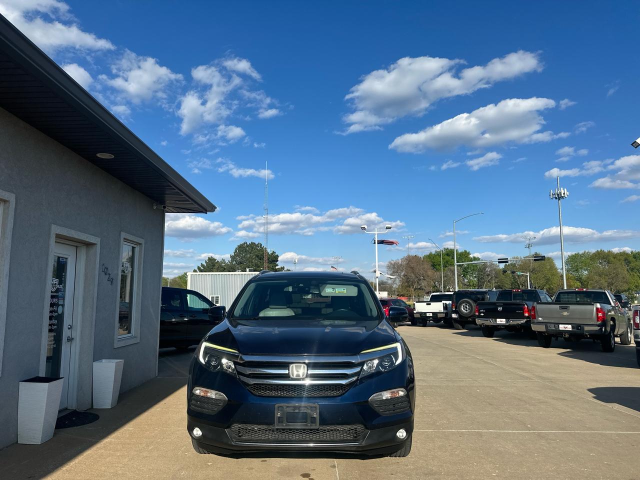 Honda Pilot AWD 4dr Elite w/RES & Navi 2016