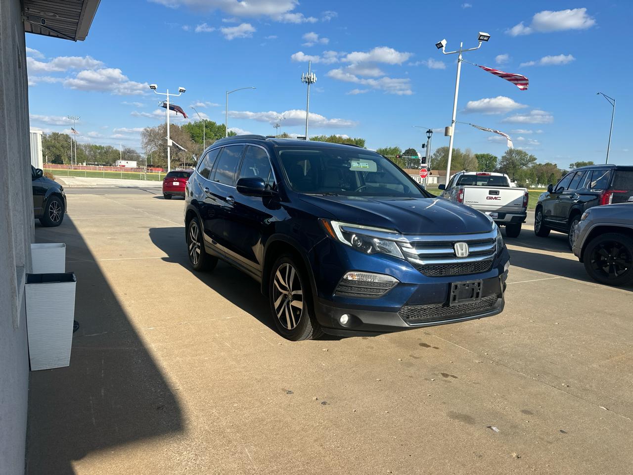 Honda Pilot AWD 4dr Elite w/RES & Navi 2016