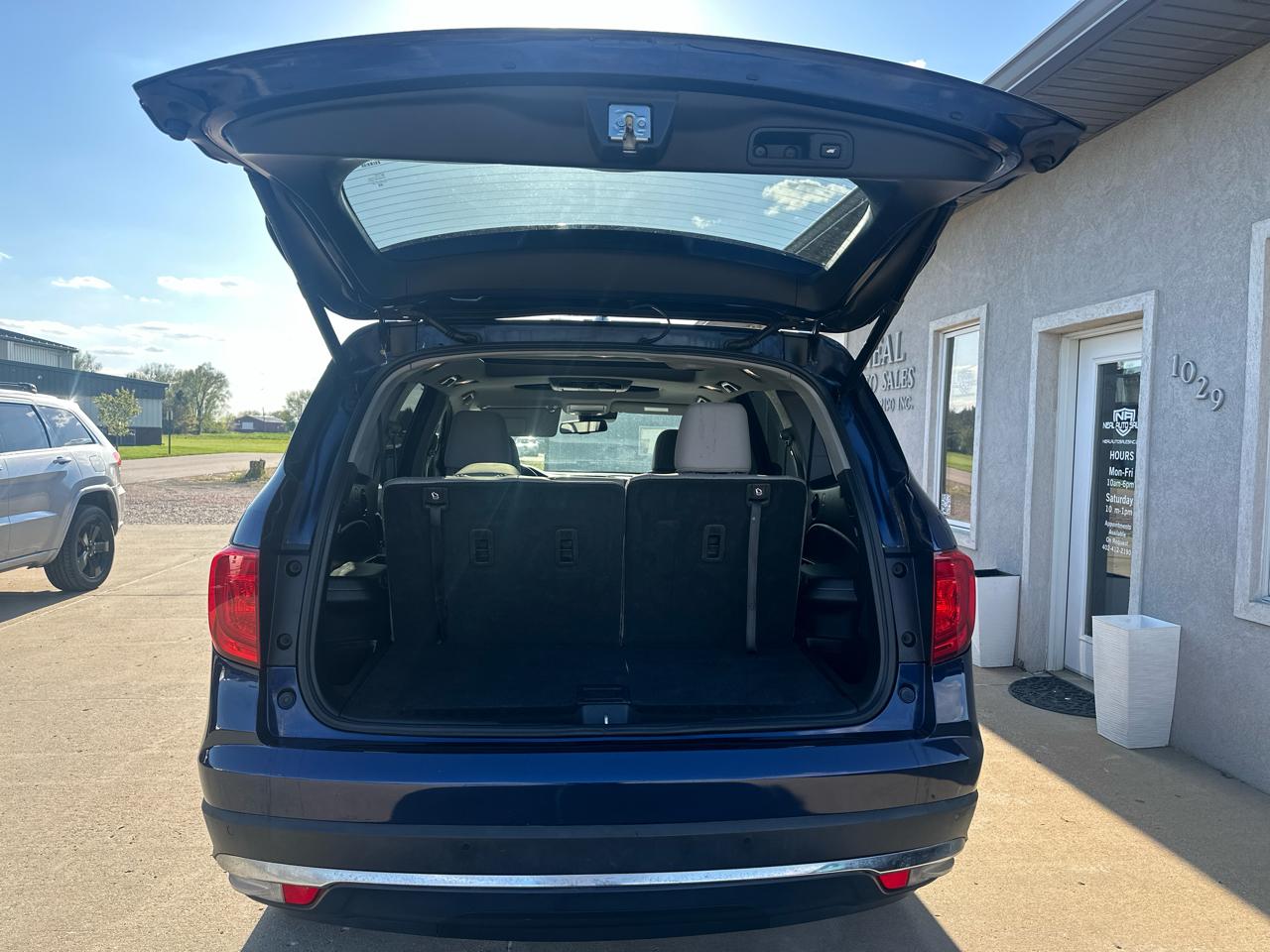 Honda Pilot AWD 4dr Elite w/RES & Navi 2016