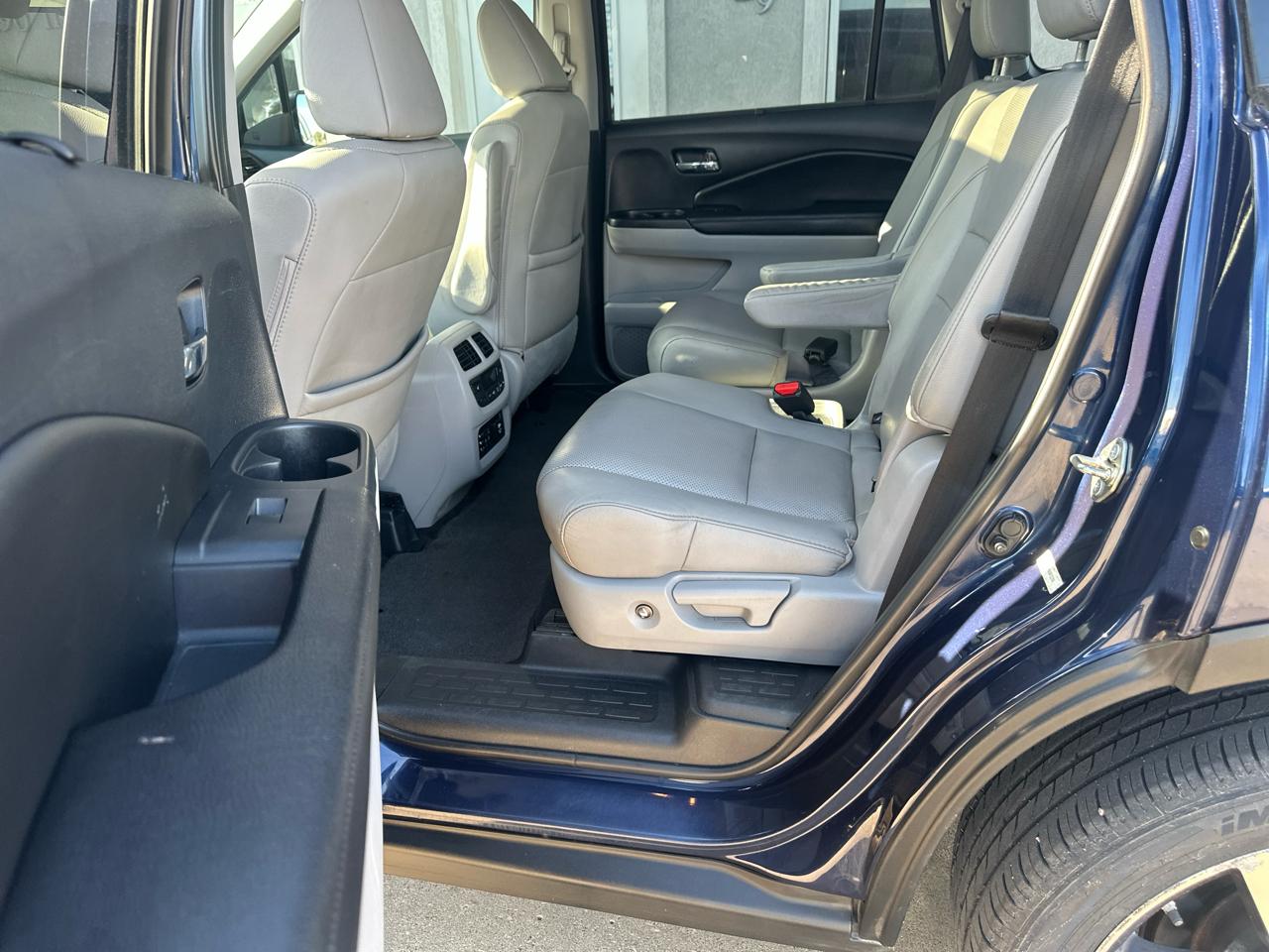 Honda Pilot AWD 4dr Elite w/RES & Navi 2016