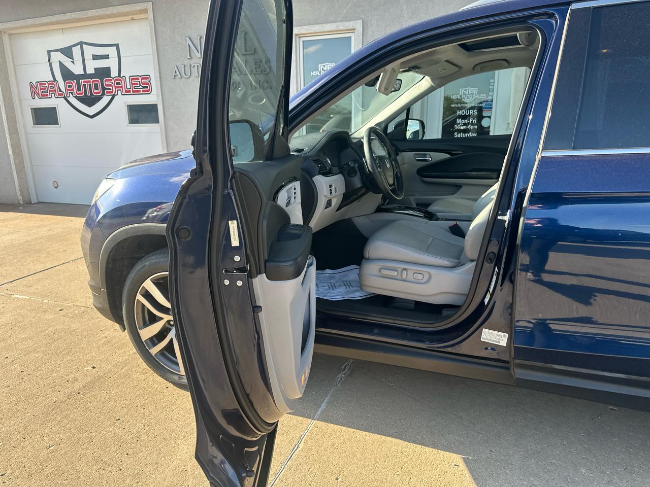 Honda Pilot AWD 4dr Elite w/RES & Navi 2016
