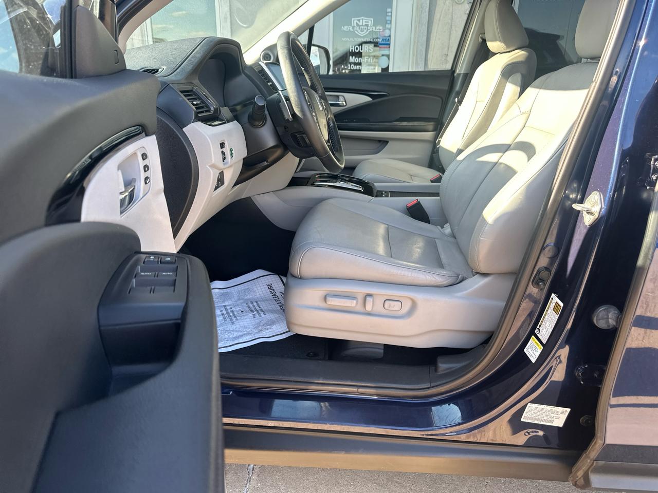 Honda Pilot AWD 4dr Elite w/RES & Navi 2016