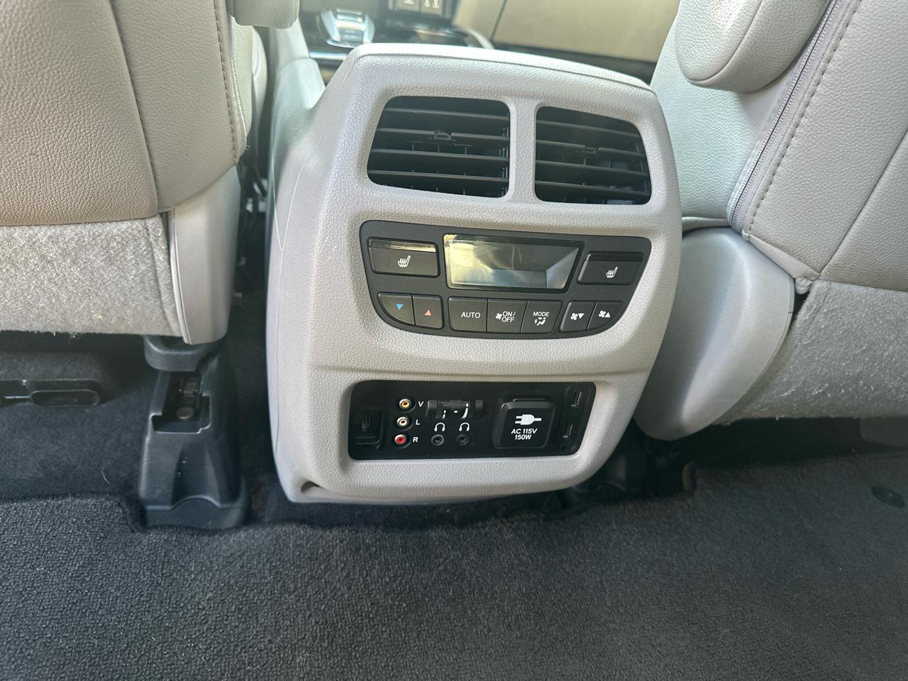 Honda Pilot AWD 4dr Elite w/RES & Navi 2016