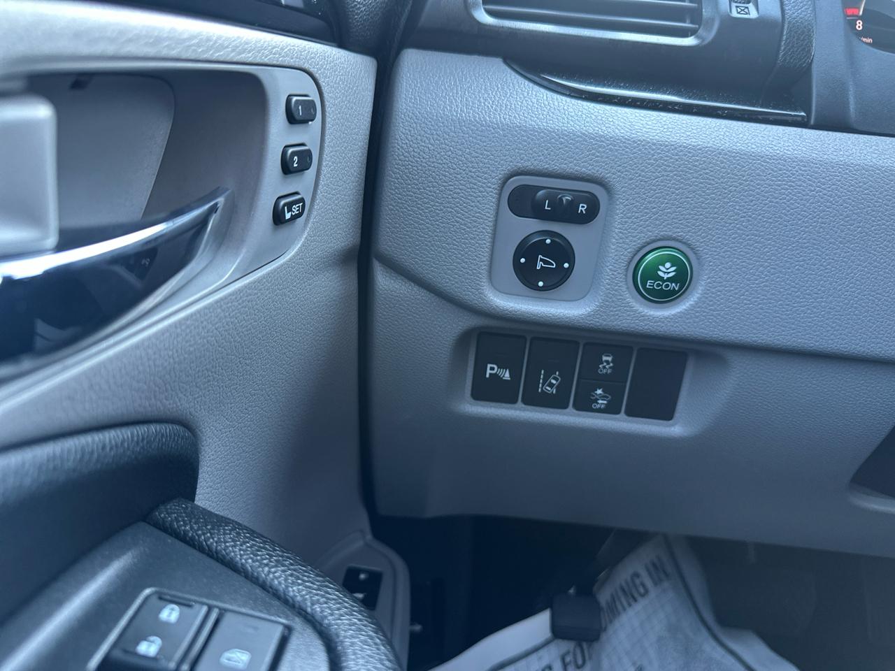 Honda Pilot AWD 4dr Elite w/RES & Navi 2016