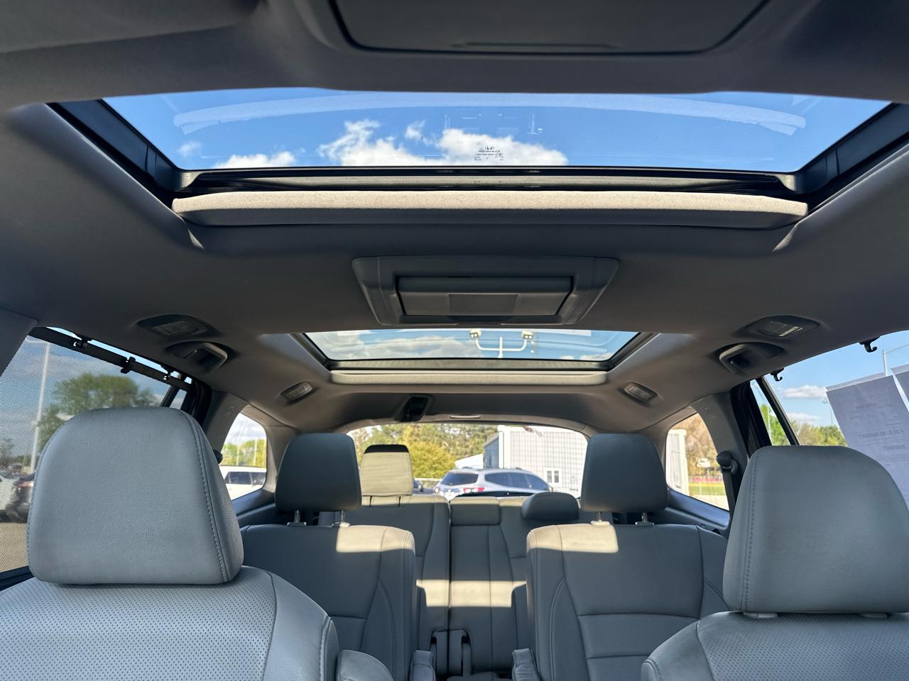 Honda Pilot AWD 4dr Elite w/RES & Navi 2016