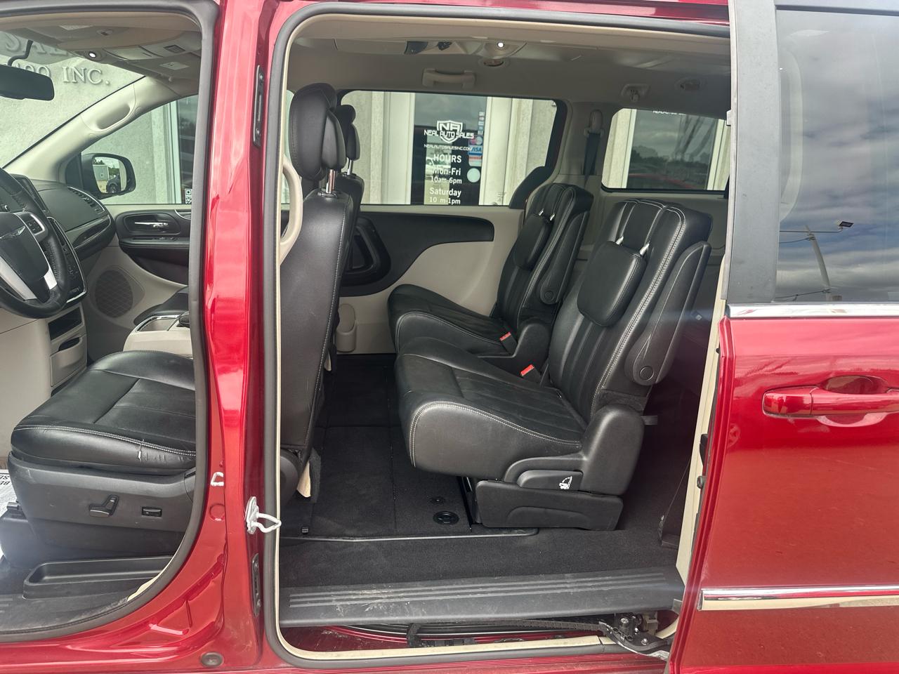 Chrysler Town & Country 4dr Wgn Touring 2016