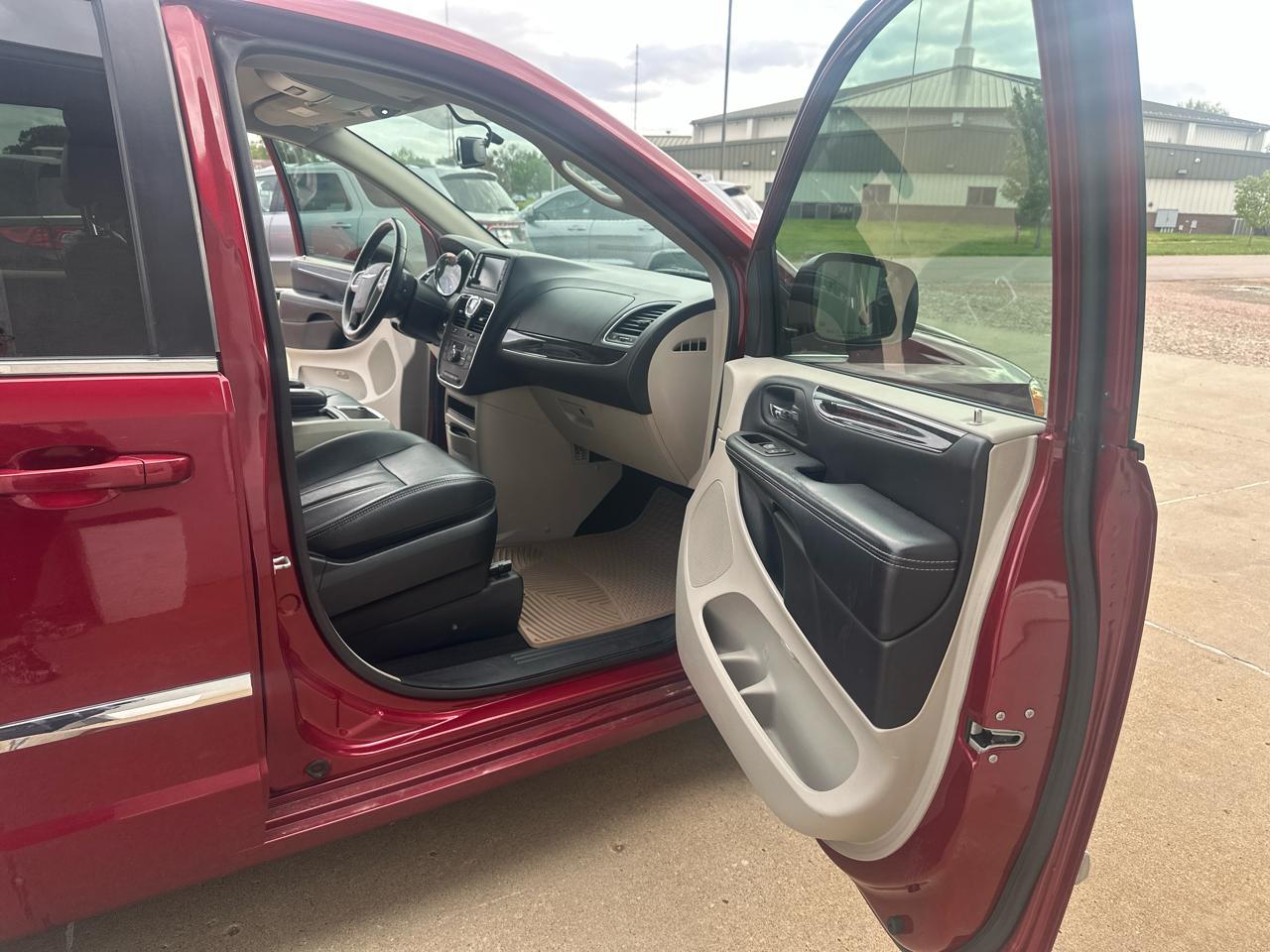 Chrysler Town & Country 4dr Wgn Touring 2016