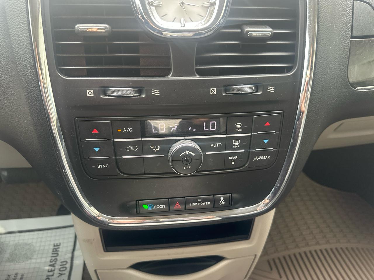 Chrysler Town & Country 4dr Wgn Touring 2016