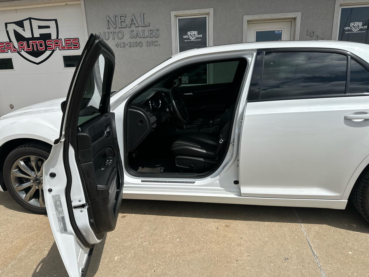 Chrysler 300 4dr Sdn 300S AWD 2014