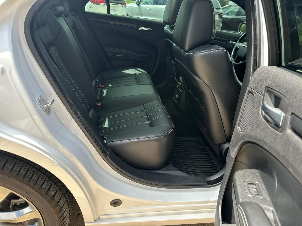 Chrysler 300 4dr Sdn 300S AWD 2014