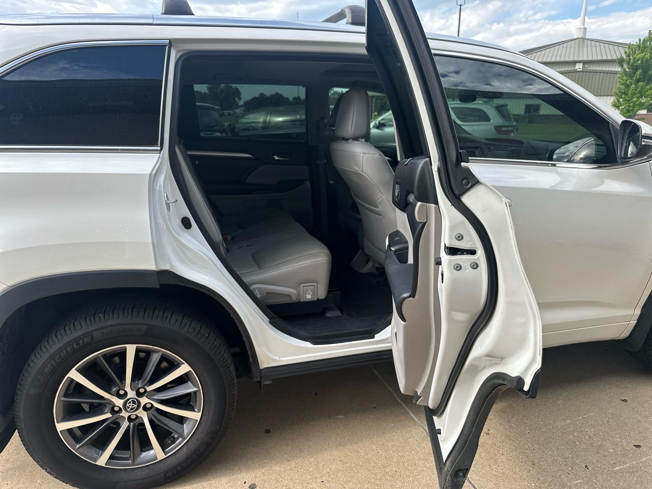 Toyota Highlander XLE V6 AWD (Natl) 2018