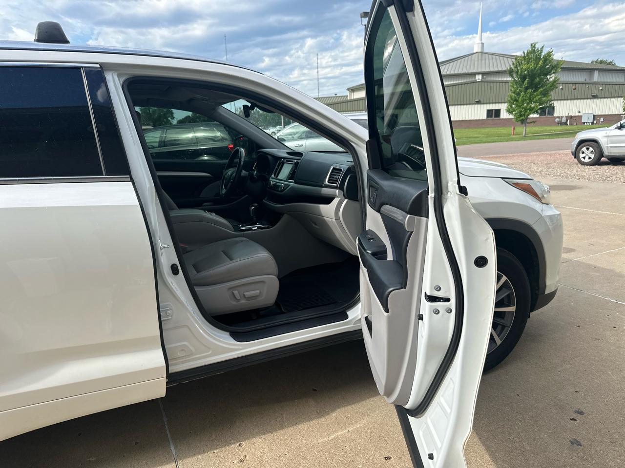 Toyota Highlander XLE V6 AWD (Natl) 2018