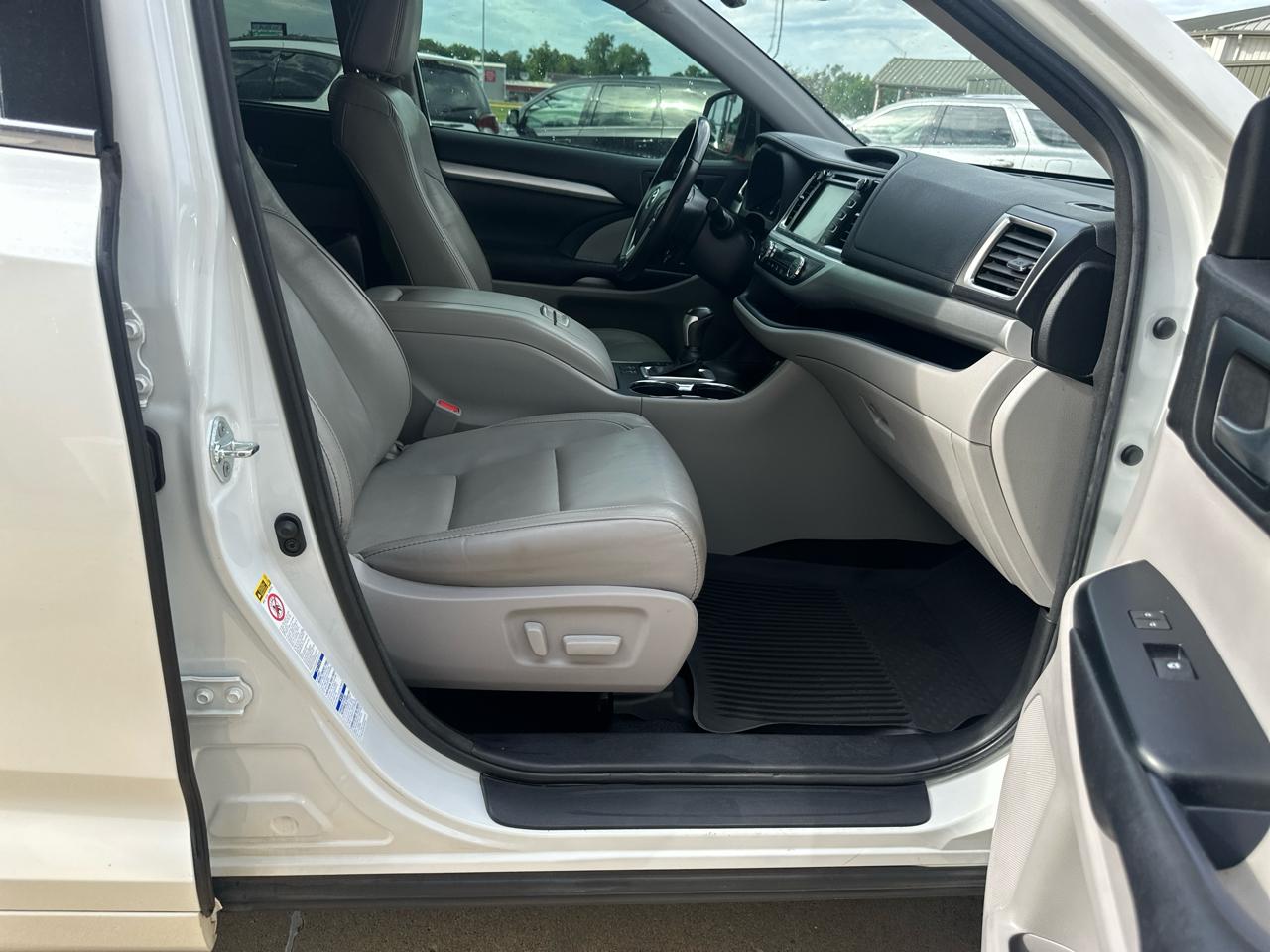 Toyota Highlander XLE V6 AWD (Natl) 2018