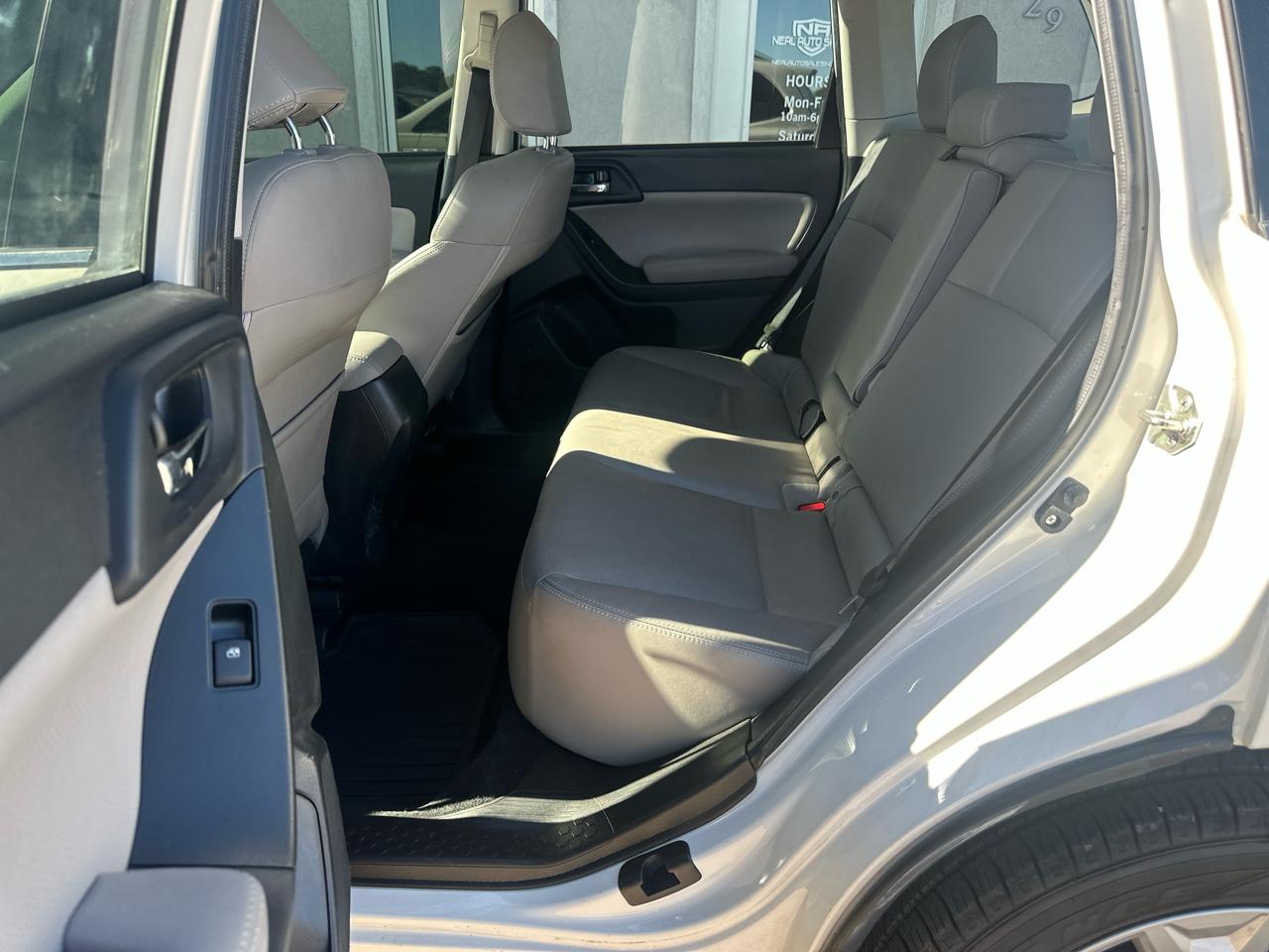 Subaru Forester 4dr CVT 2.5i Limited PZEV 2016