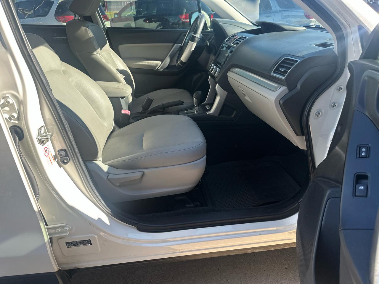Subaru Forester 4dr CVT 2.5i Limited PZEV 2016