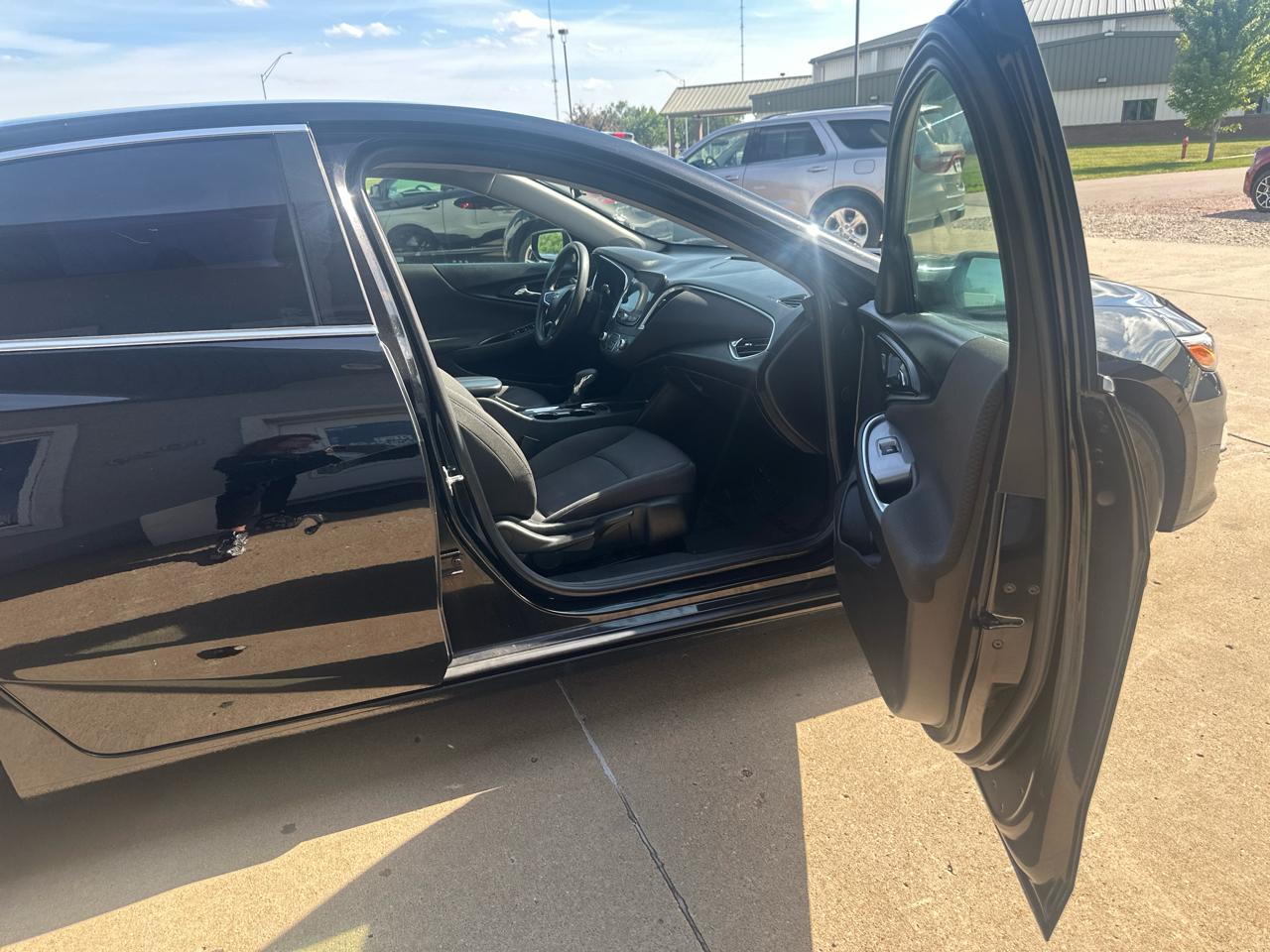 Chevrolet Malibu 4dr Sdn LT 2021