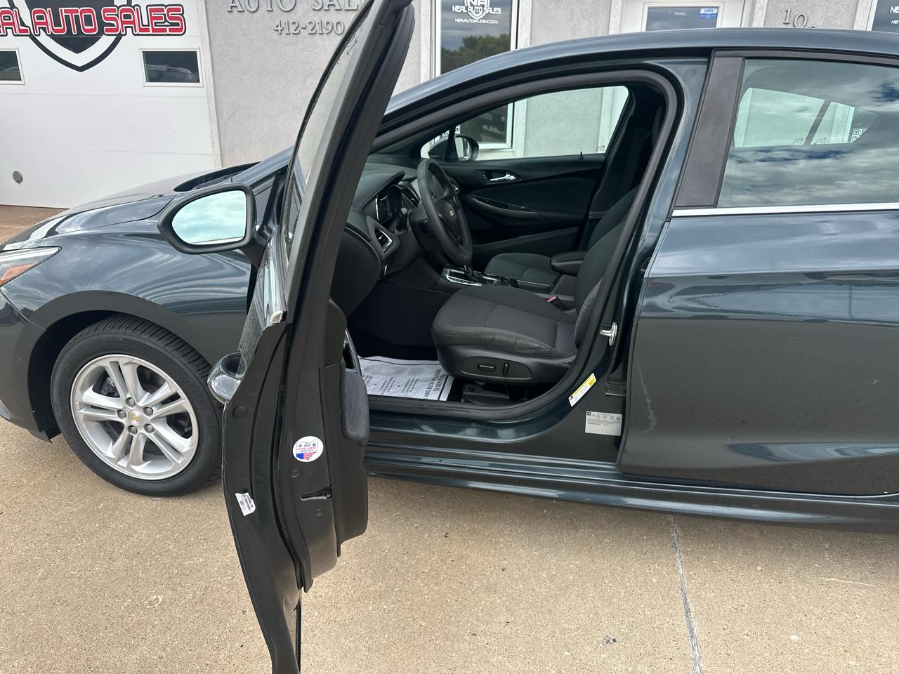 Chevrolet Cruze 4dr Sdn 1.4L LT w/1SD 2017