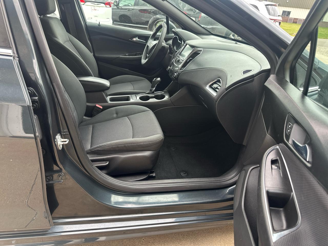 Chevrolet Cruze 4dr Sdn 1.4L LT w/1SD 2017