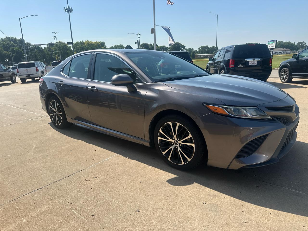 Toyota Camry XLE Auto (Natl) 2019