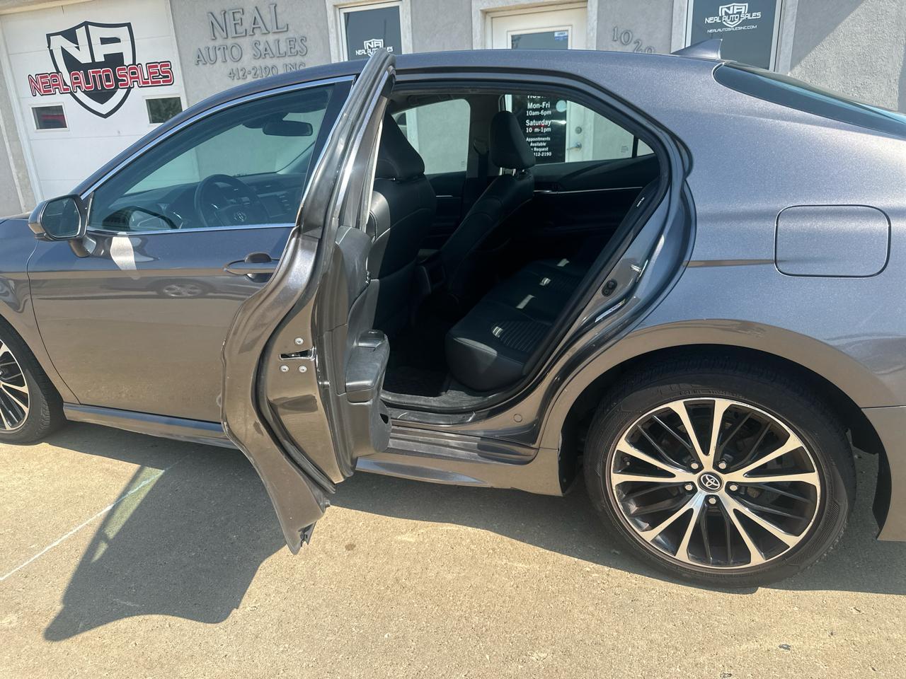 Toyota Camry XLE Auto (Natl) 2019