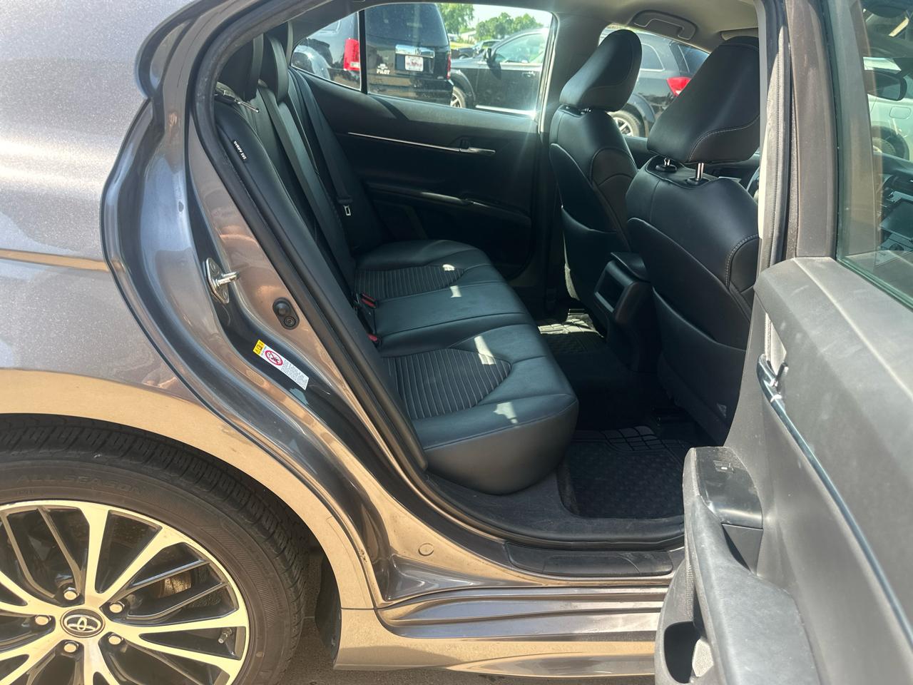Toyota Camry XLE Auto (Natl) 2019