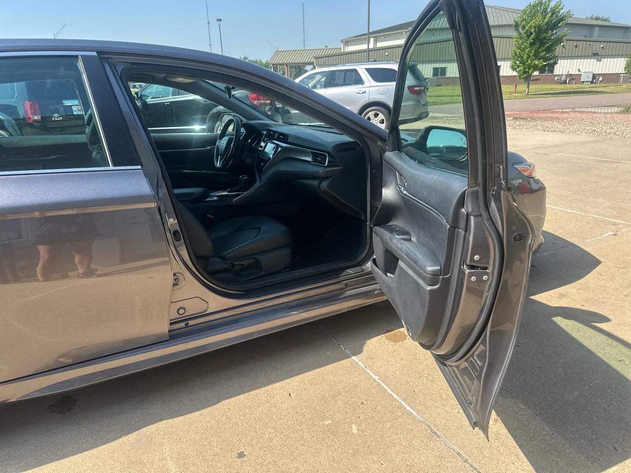 Toyota Camry XLE Auto (Natl) 2019