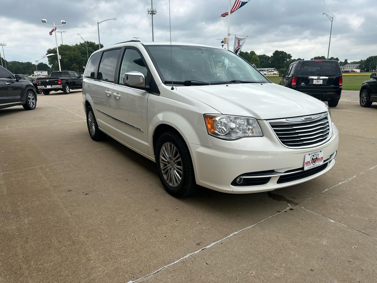 Chrysler Town & Country 4dr Wgn Touring-L 2013