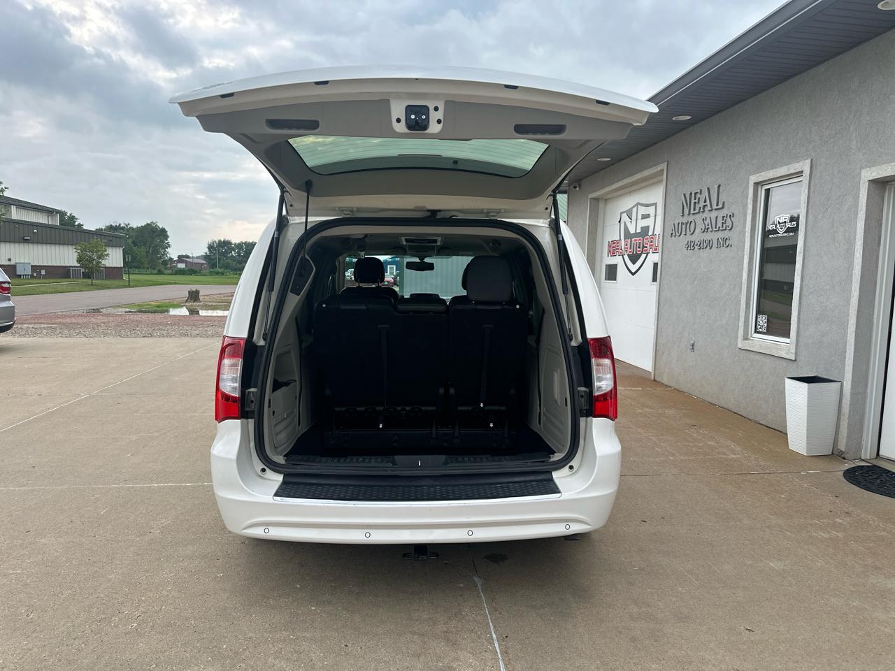 Chrysler Town & Country 4dr Wgn Touring-L 2013