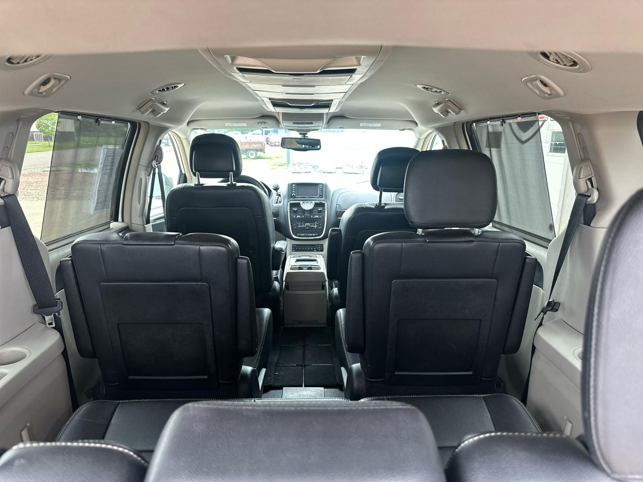 Chrysler Town & Country 4dr Wgn Touring-L 2013