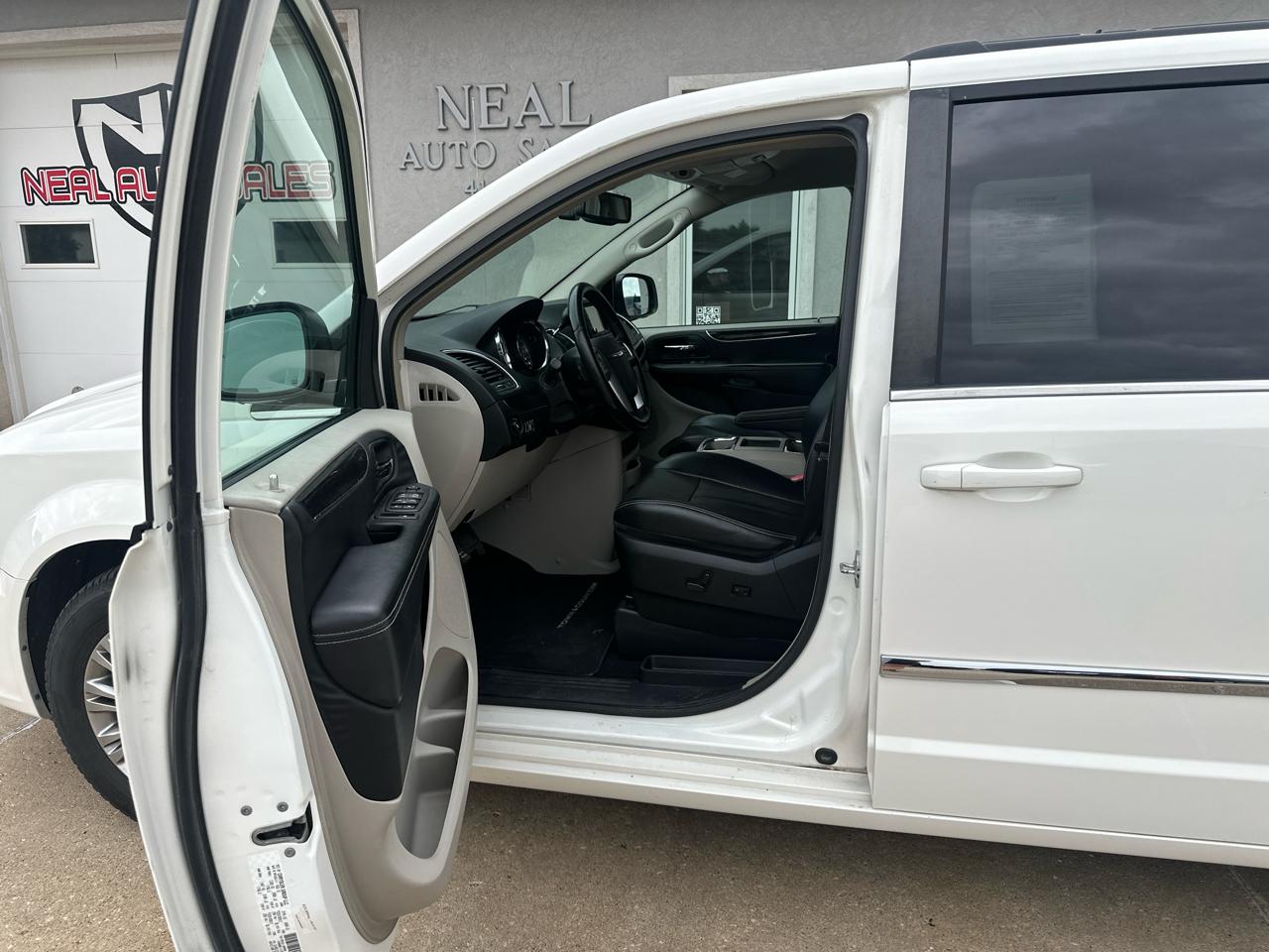 Chrysler Town & Country 4dr Wgn Touring-L 2013