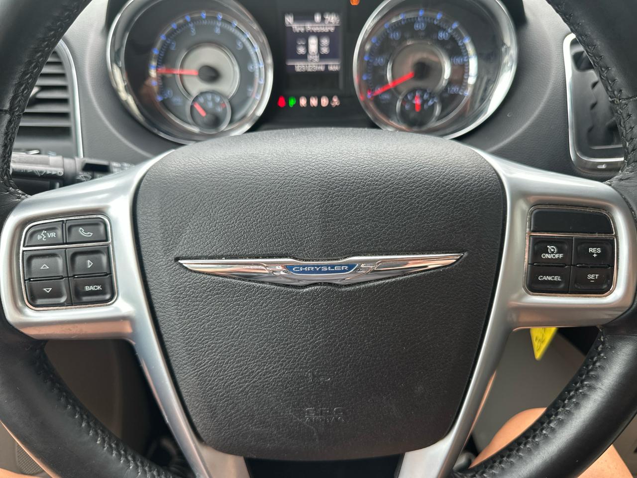 Chrysler Town & Country 4dr Wgn Touring-L 2013