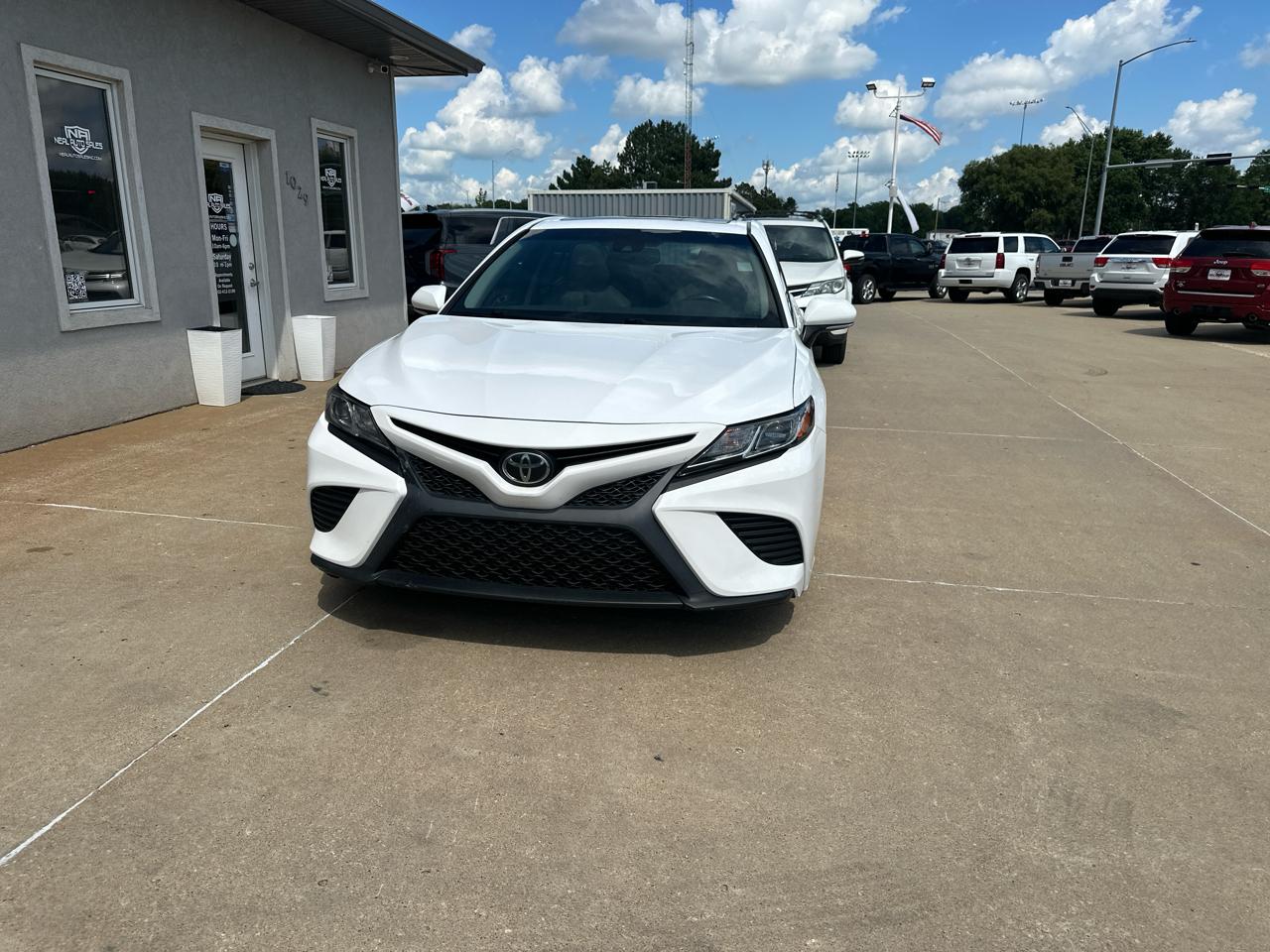 Toyota Camry XLE Auto (Natl) 2018