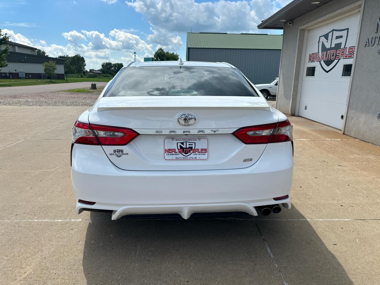 Toyota Camry XLE Auto (Natl) 2018